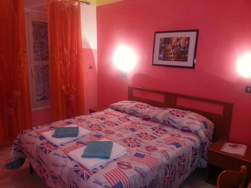 Отель Roxena House Рим Экстерьер фото