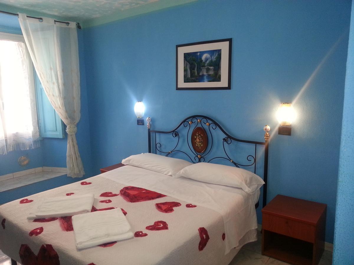 Отель Roxena House Рим Экстерьер фото