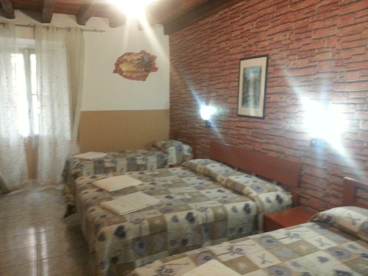 Отель Roxena House Рим Экстерьер фото