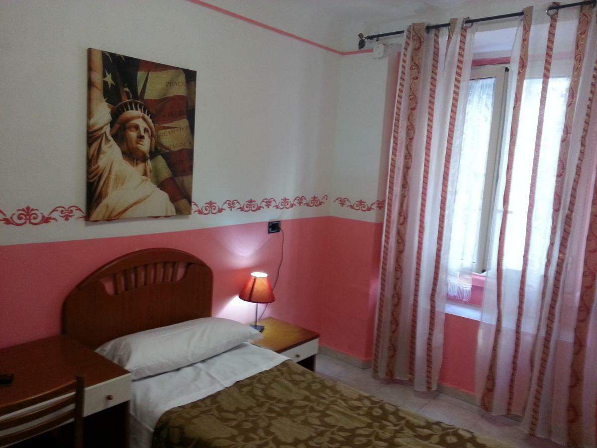 Отель Roxena House Рим Экстерьер фото